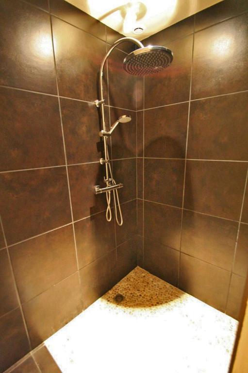 Bleu Raisin Bed & Breakfast Les Salles-de-Castillon Ruang foto